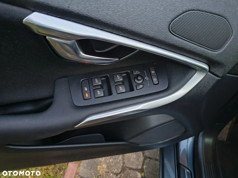 Volvo V40 D2 Summum - 14