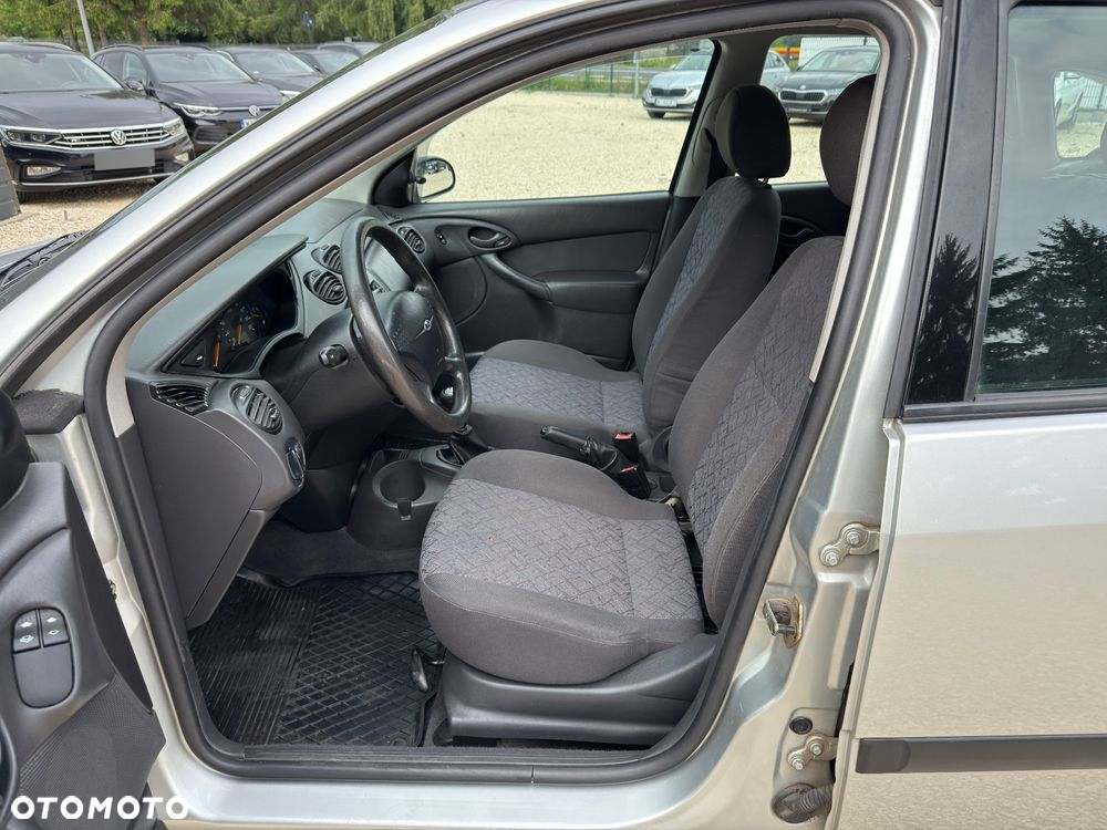 Ford Focus 1.6 16V Ambiente - 5