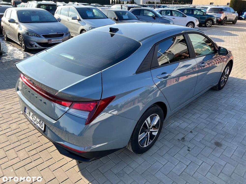 Hyundai Elantra - 36