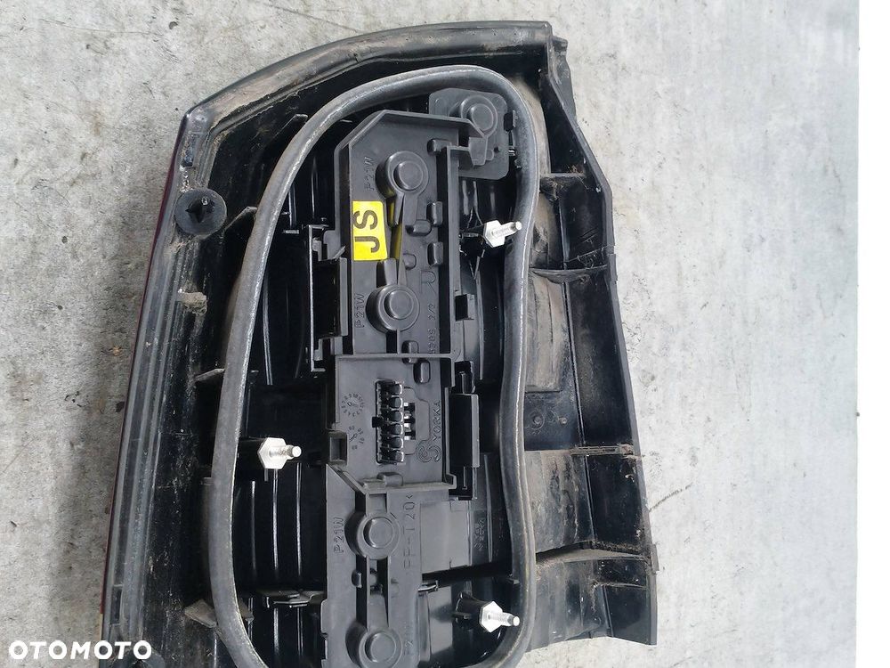 LAMPA TYLNA PRAWA OPEL VECTRA C 13130646 - 4