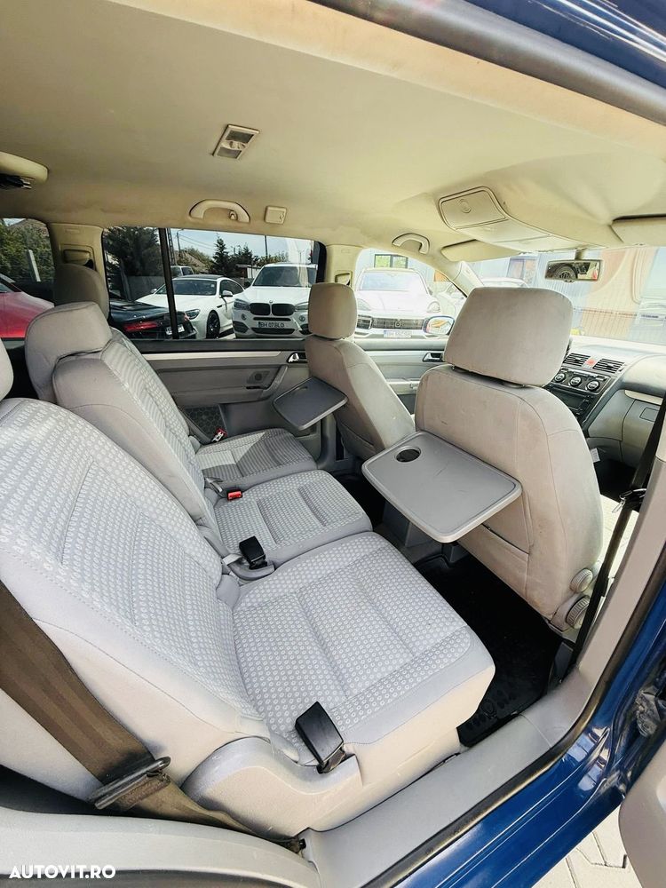 Volkswagen Touran 2.0 TDI DSG United - 5