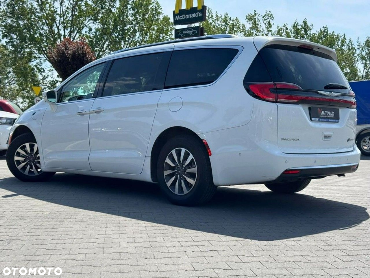 Chrysler Pacifica - 3