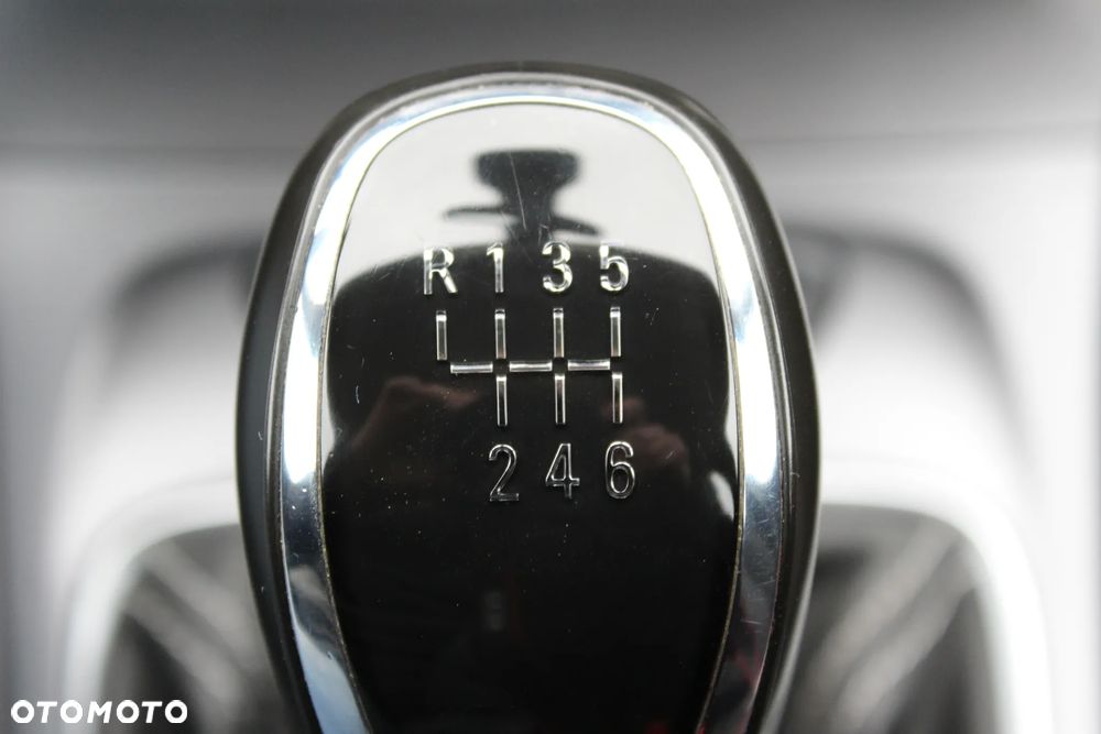 Opel Astra 1.4 Turbo Edition - 25