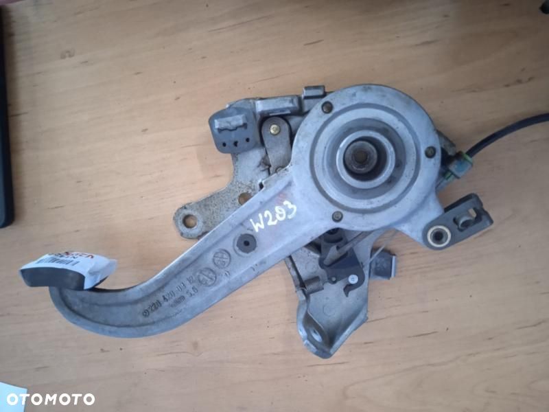 Pedał hamulca ręcznego Mercedes W203 2204200312 - 3