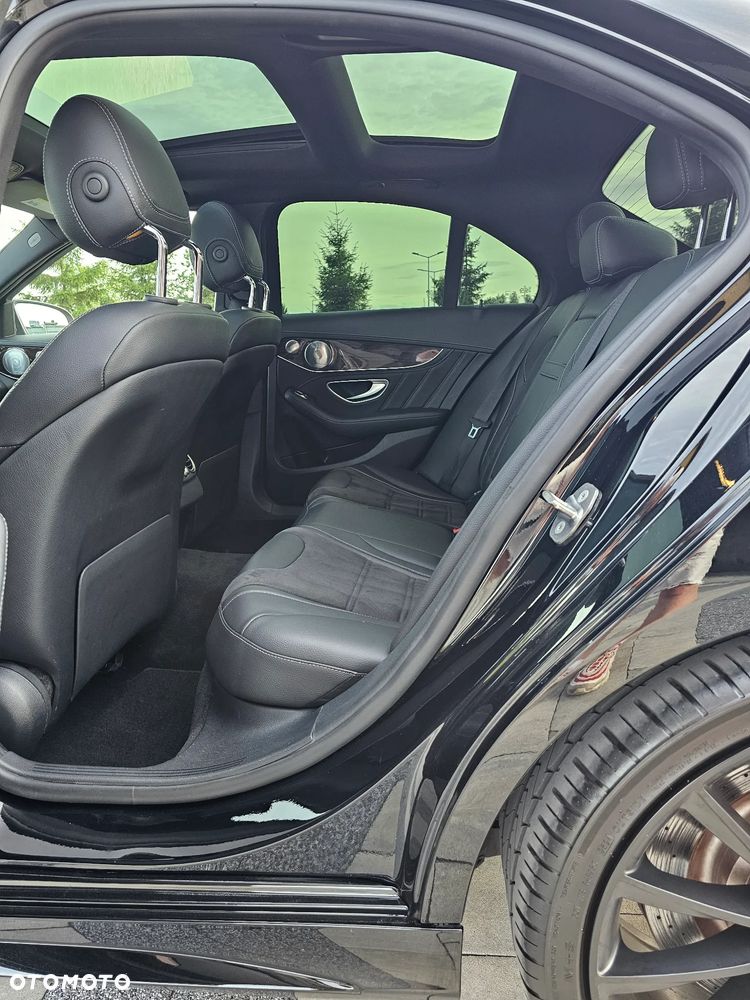 Mercedes-Benz Klasa C 63 AMG 9G - 17