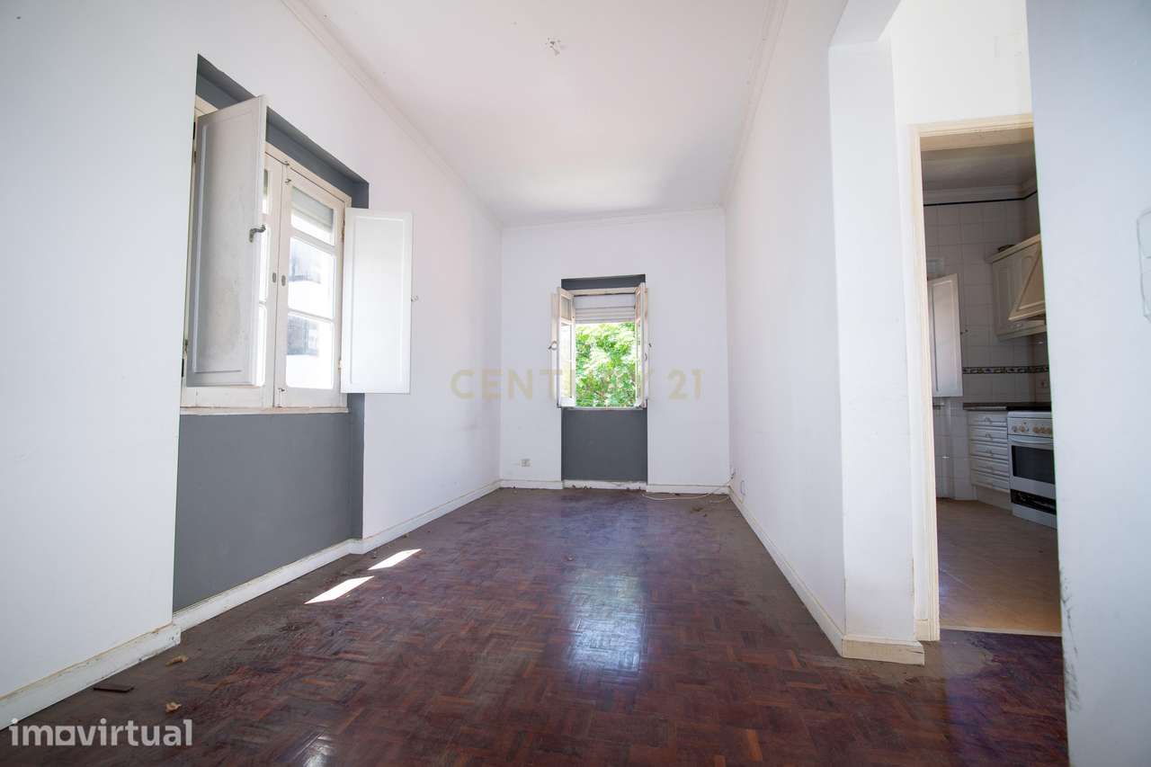MORADIA PARA OBRAS TOTAIS EM CARNIDE - Grande imagem: 5/28