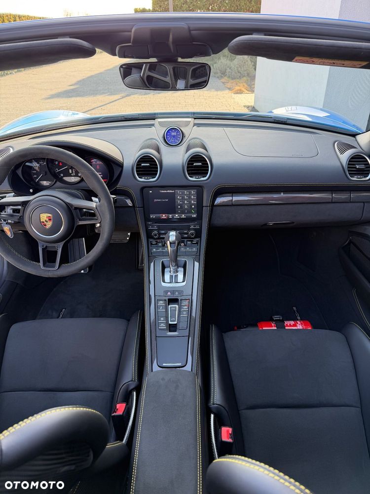 Porsche 718 Spyder - 12