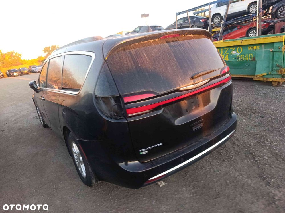 Chrysler Pacifica - 9