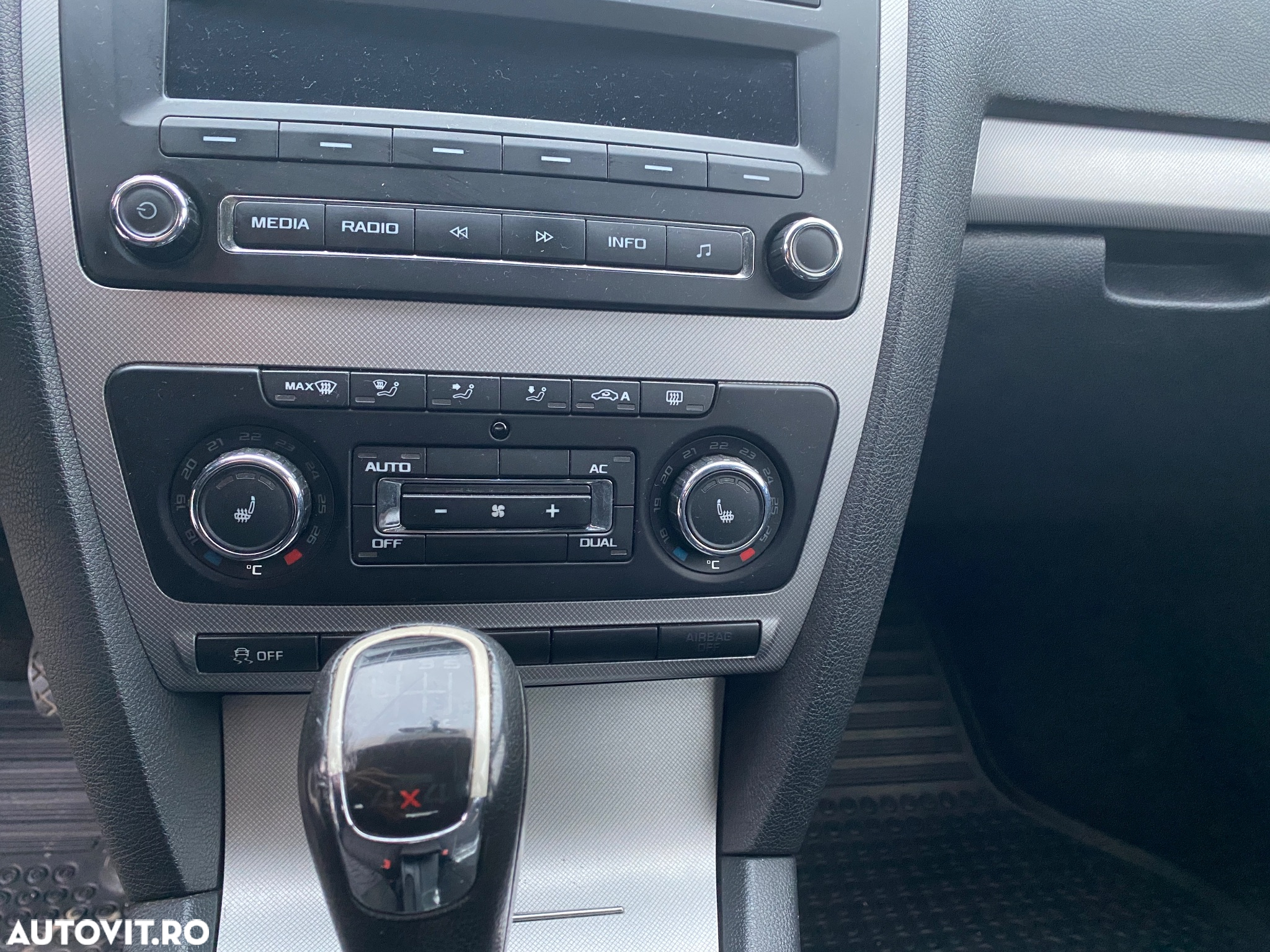 Skoda Octavia Combi 2.0 TDI DPF Ambient 4x4 - 9