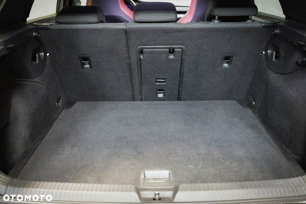 Volkswagen Golf - 13
