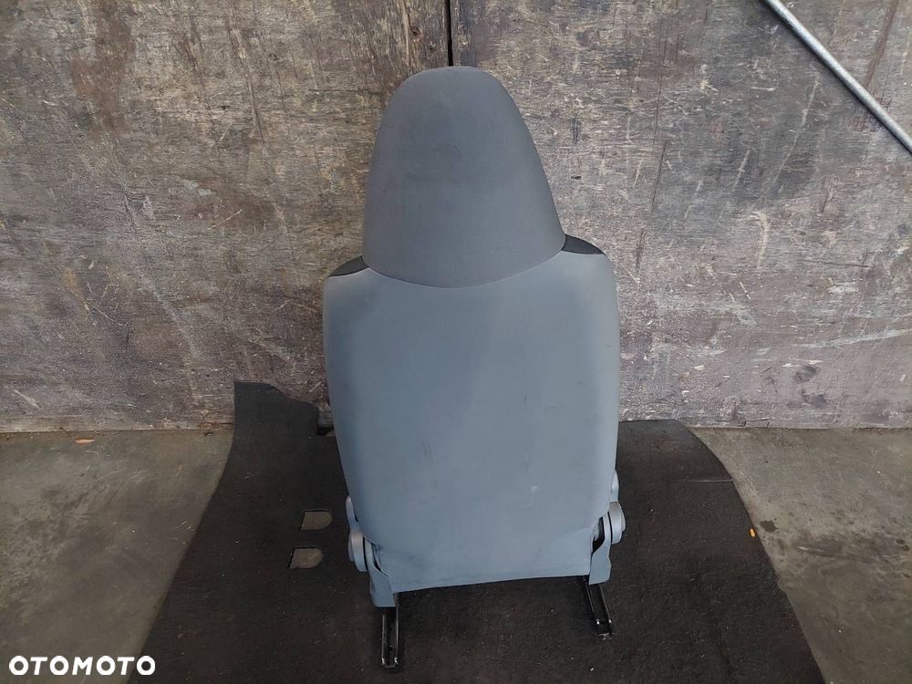 FOTEL LEWY PRZÓD KIEROWCY CITROEN C1 I 5D - 3