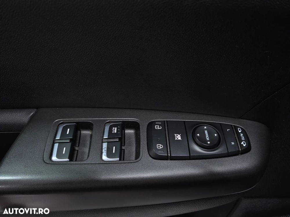 Kia Sportage 1.7 DSL 7DCT 4x2 Style - 28