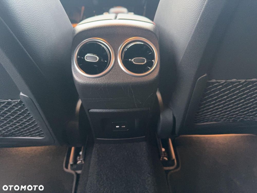 Mercedes-Benz CLA - 22