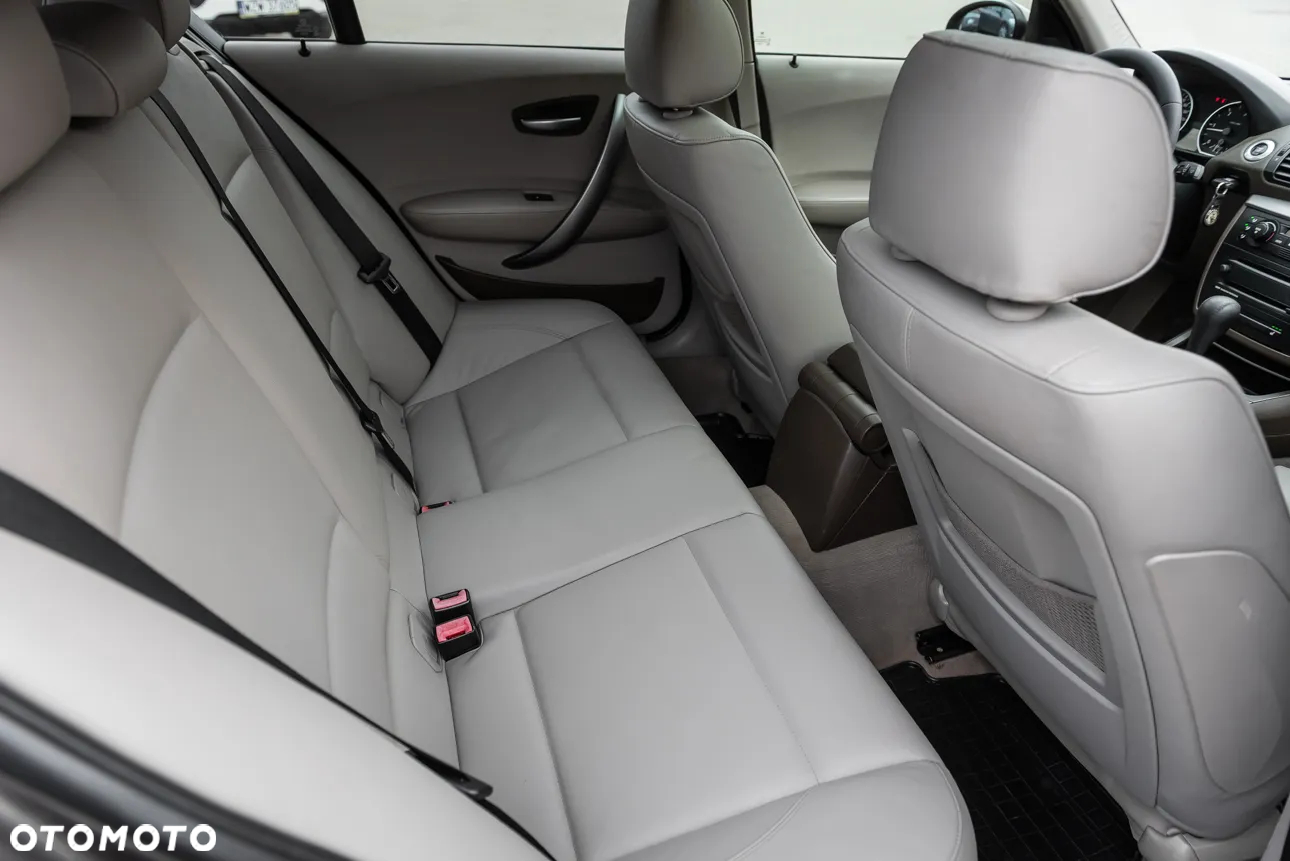 BMW Seria 1 120d - 26