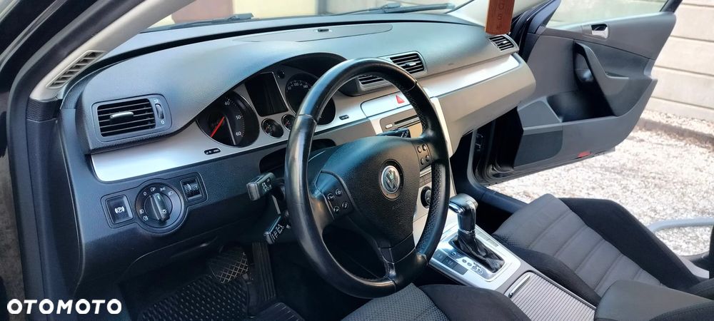 Volkswagen Passat 2.0 TDI DPF DSG Highline - 10