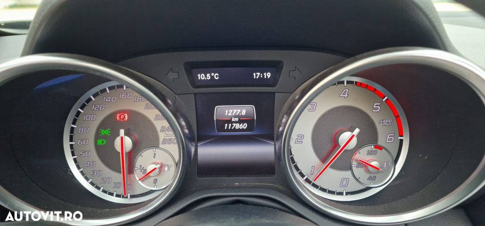Mercedes-Benz SLK 250 CDI (BlueEFFICIENCY) - 31