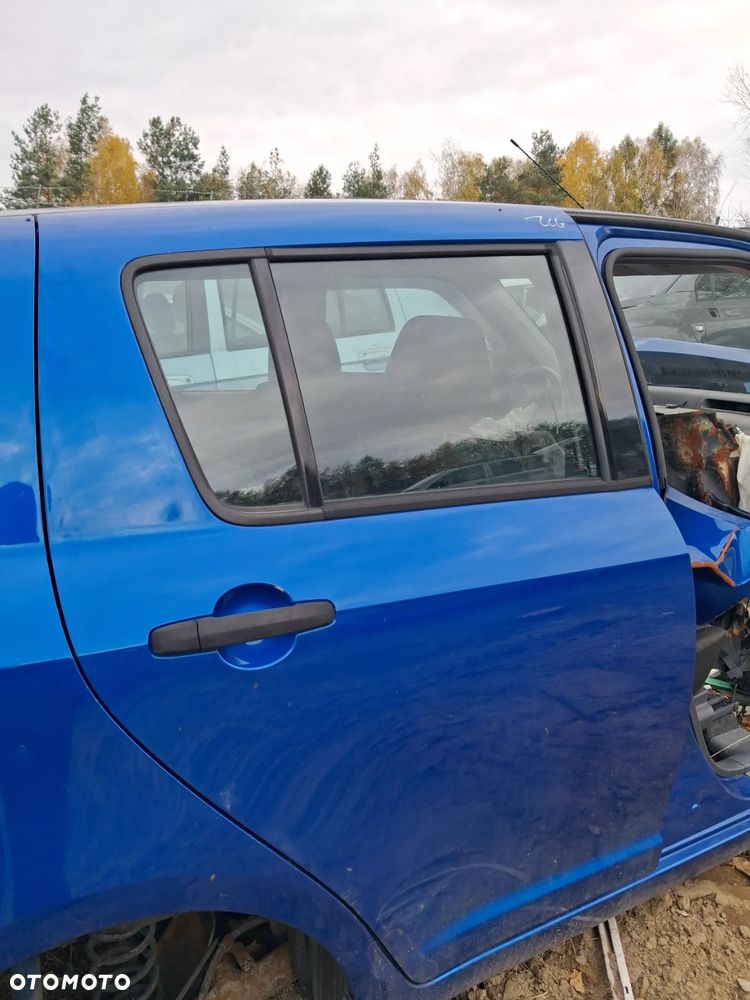 Suzuki Swift drzwi prawy tyl ZCG - 2