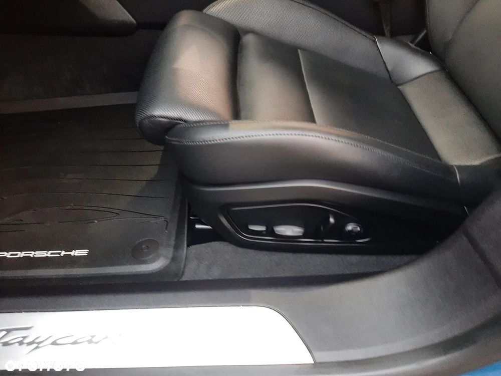 Porsche Taycan 4S - 19