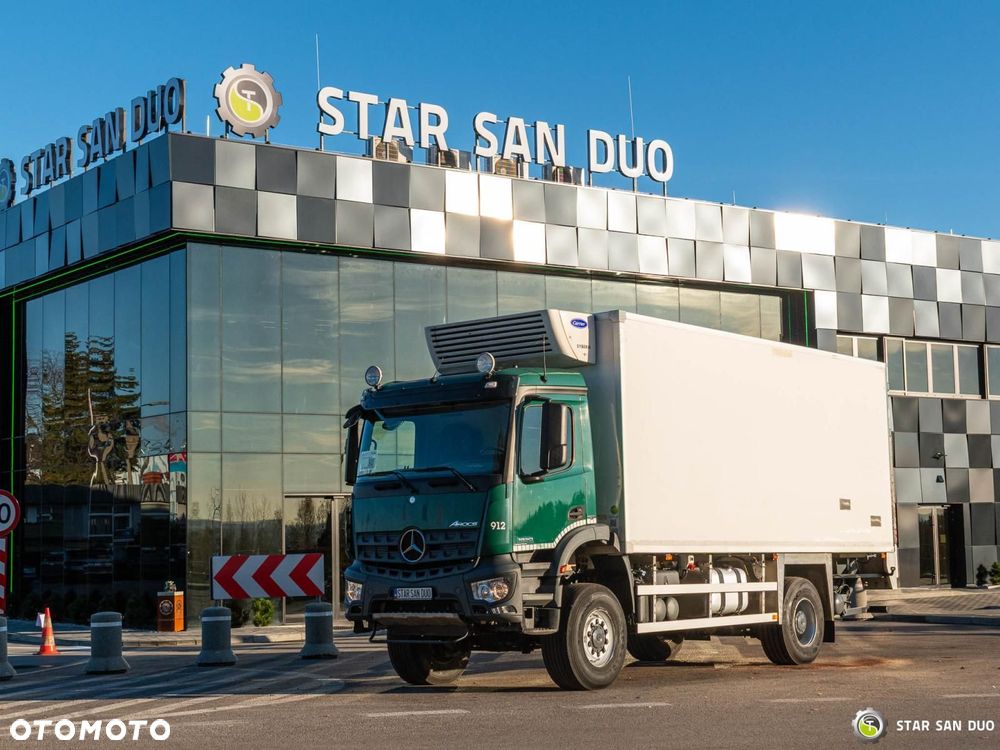 Mercedes-Benz AROCS 1830 4x4 chłodnia kamper - 2