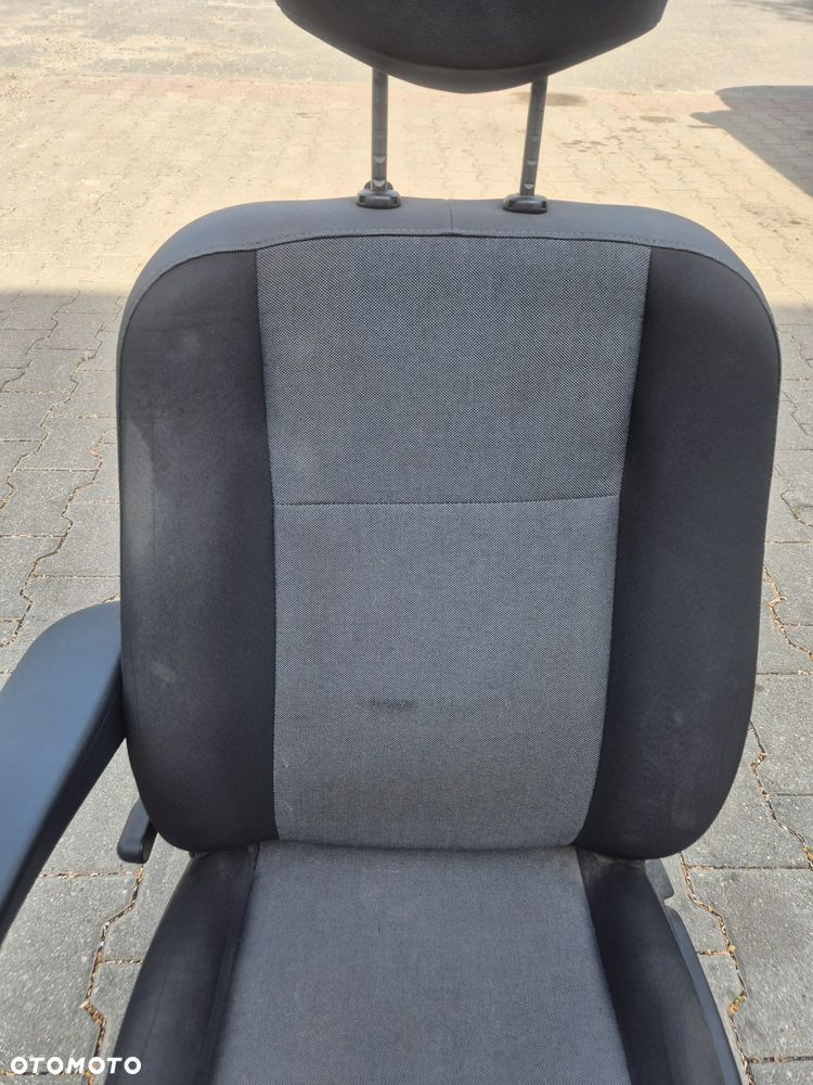FOTEL KIEROWCY LEWY EU MASTER III MOVANO B  NV400 2.3 10r.+ - 3