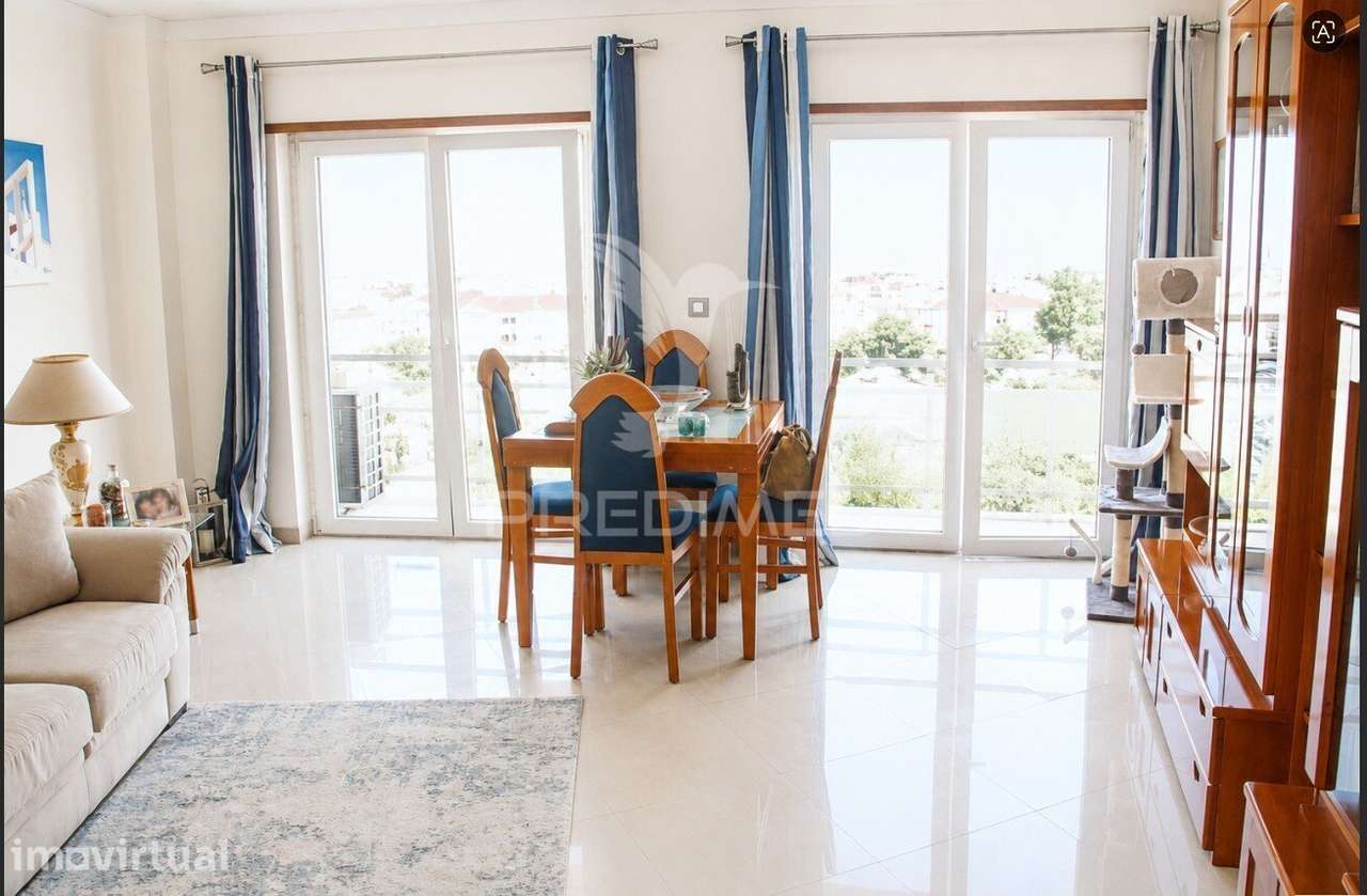 Apartamento T3 Santa Marta do Pinhal - Grande imagem: 2/21