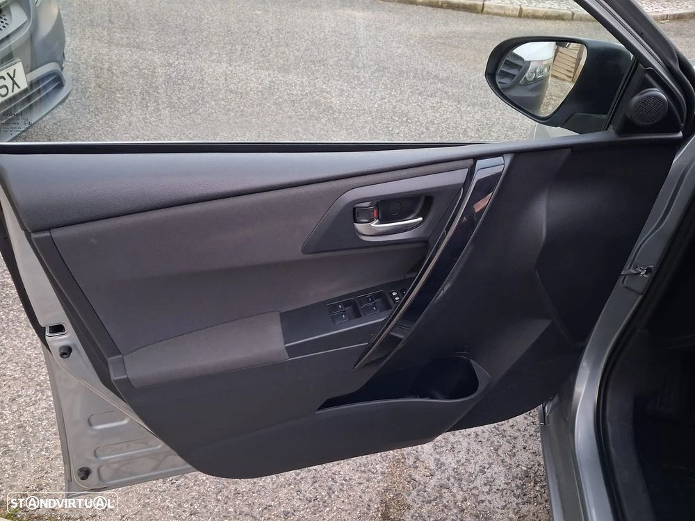 Toyota Auris Touring Sports 1.4 D-4D Comfort - 20