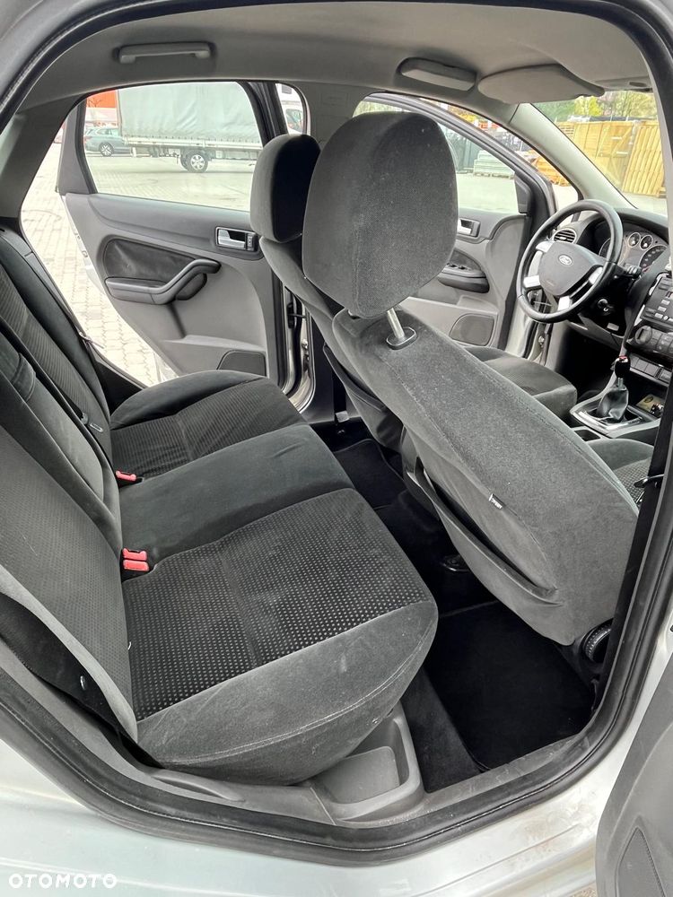 Ford Focus 1.6 TDCi Ambiente - 16