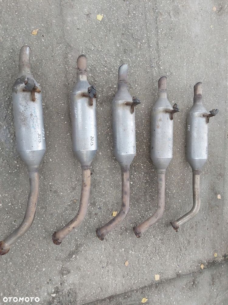 Toyota Auris I tłumik końcowy 1,6 wydech - 1