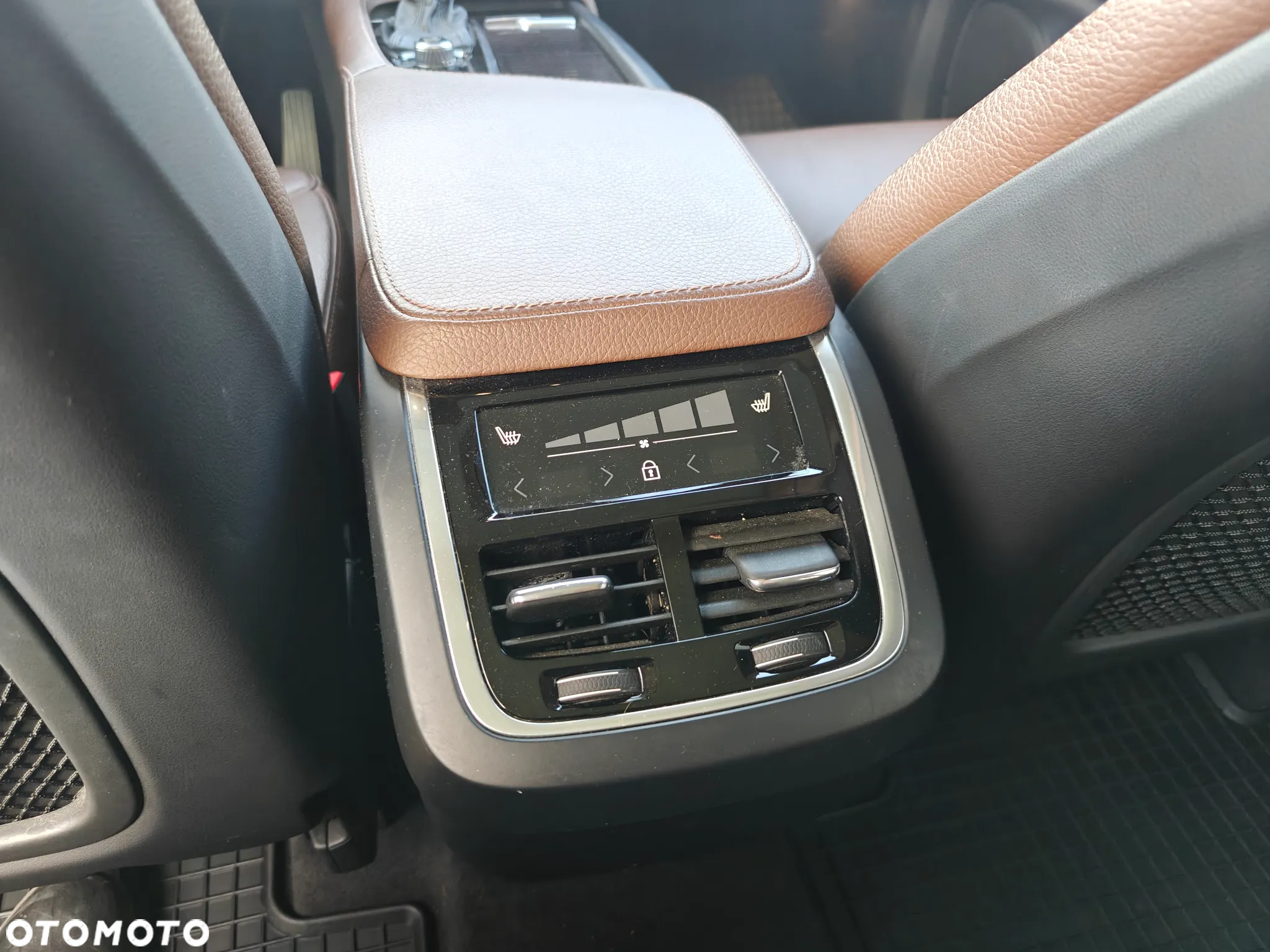 Volvo XC 90 T6 AWD Momentum 7os - 14