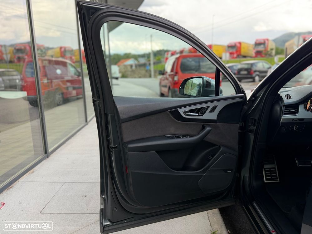 Audi Q7 3.0 TDI quattro tiptronic 7L - 25