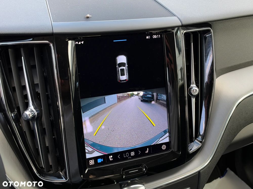 Volvo XC 60 B4 B Momentum Pro - 18