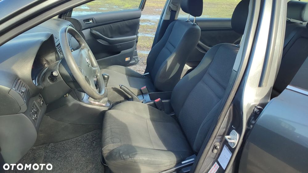 Toyota Avensis 1.8 VVT-i Luna - 8