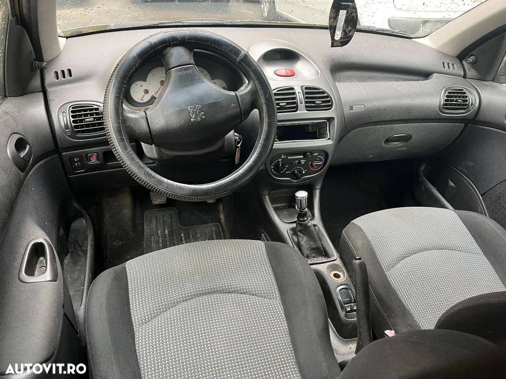 Dezmembrez Peugeot 206 break bej auriu 2006 1,4 HDI - 8