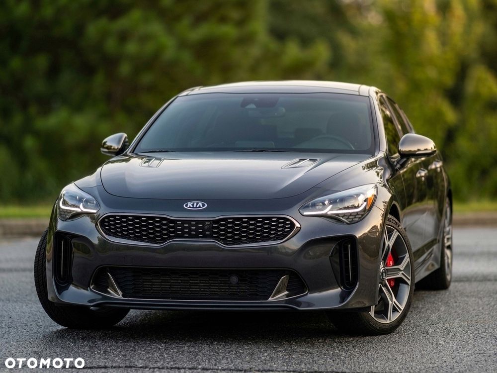 Kia Stinger - 1