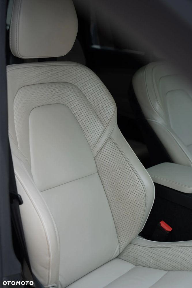 Volvo XC 90 T8 AWD Plug-In Hybrid R-Design 7os - 10