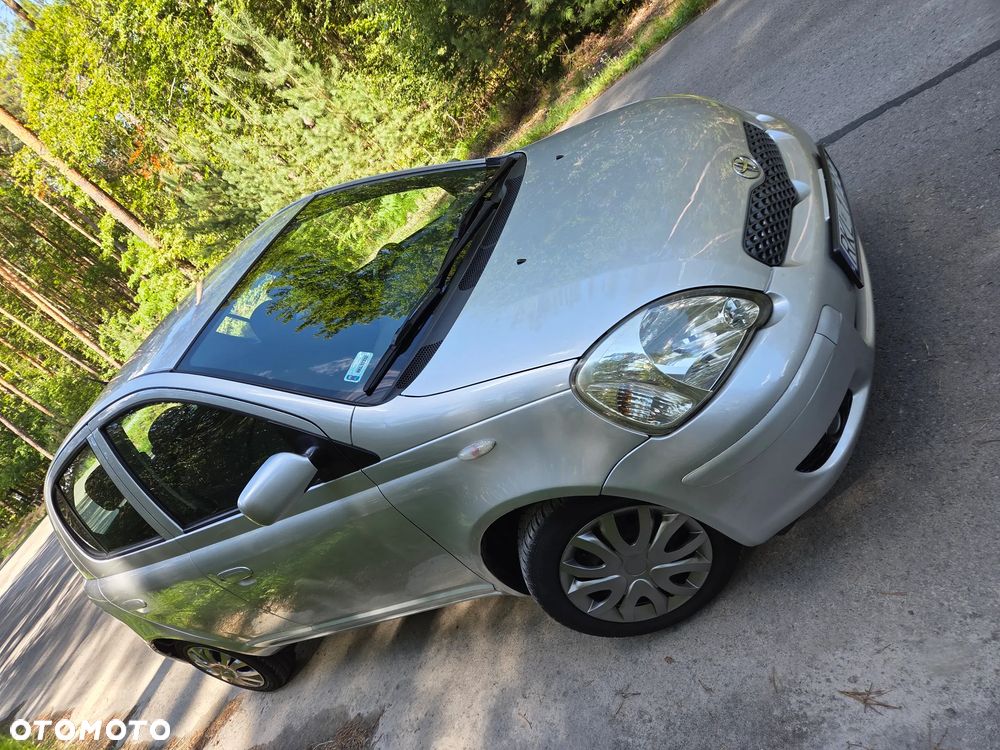 Toyota Yaris 1.0 Base - 11
