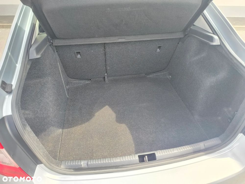 Skoda RAPID 1.2 TSI Ambition - 37