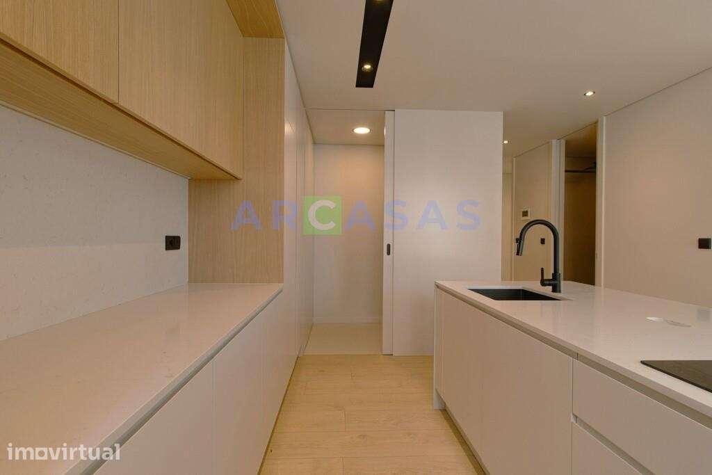 Apartamento T2 com terraço e lugar de garagem em São Cosme, Gondomar - Grande imagem: 2/19