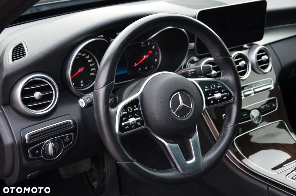 Mercedes-Benz Klasa C 300 4Matic 9G-TRONIC Exclusive - 30