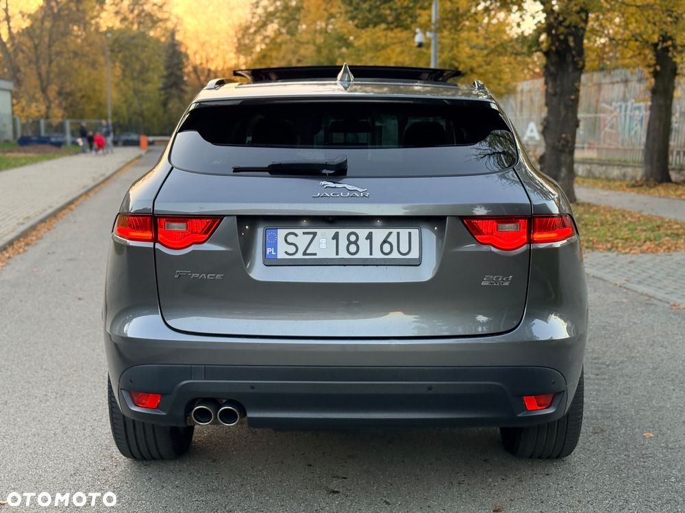 Jaguar F-Pace - 11