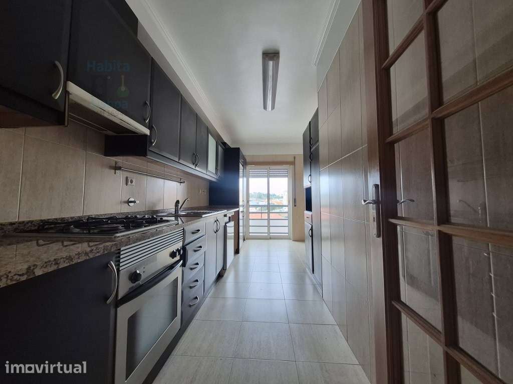 T2 Almada: Boas Áreas, 2 WC e Perto do Fórum e Praias - Grande imagem: 4/60