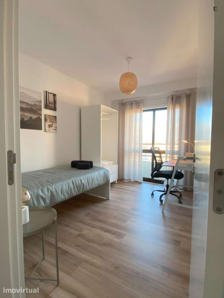 Quarto - localizado em Ramalde Porto - Grande imagem: 2/32