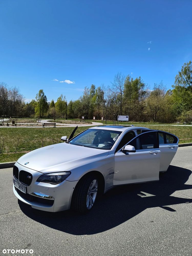 BMW Seria 7 750i xDrive - 8