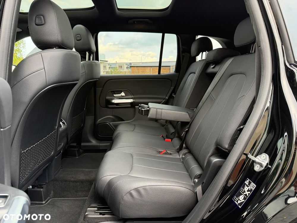 Mercedes-Benz GLB 250 4Matic 8G-DCT - 18