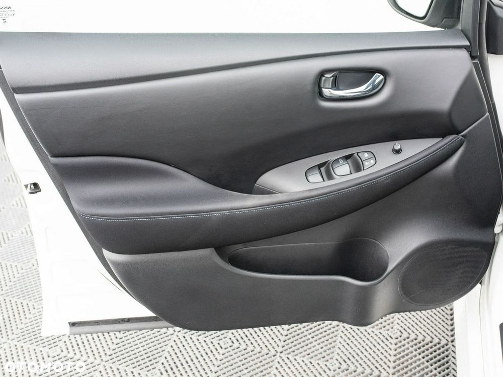 Nissan Leaf 40kWh Acenta - 10