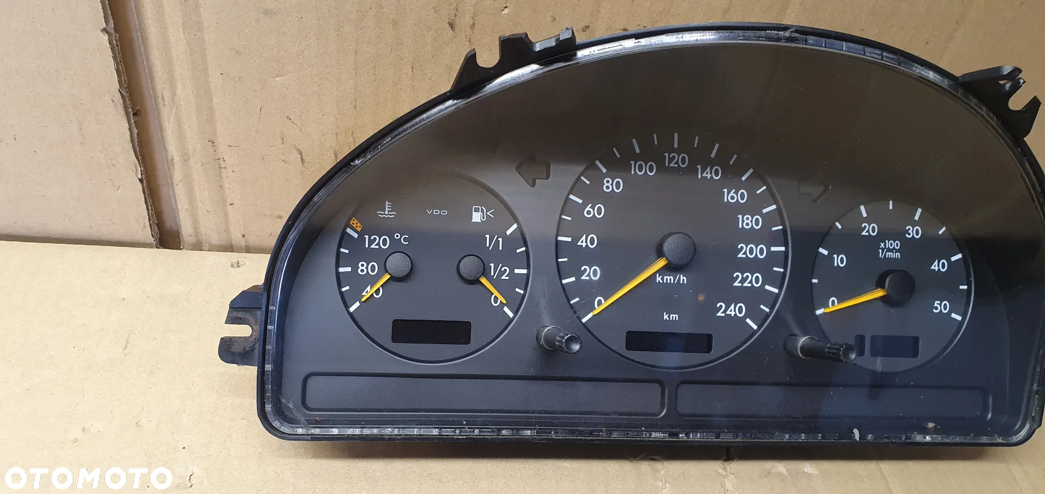 Licznik zegary Mercedes ML W163 4.0 CDI A1635405811 - 2