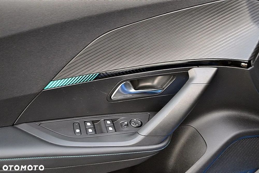 Peugeot 2008 BlueHDi 130 EAT8 Allure - 13