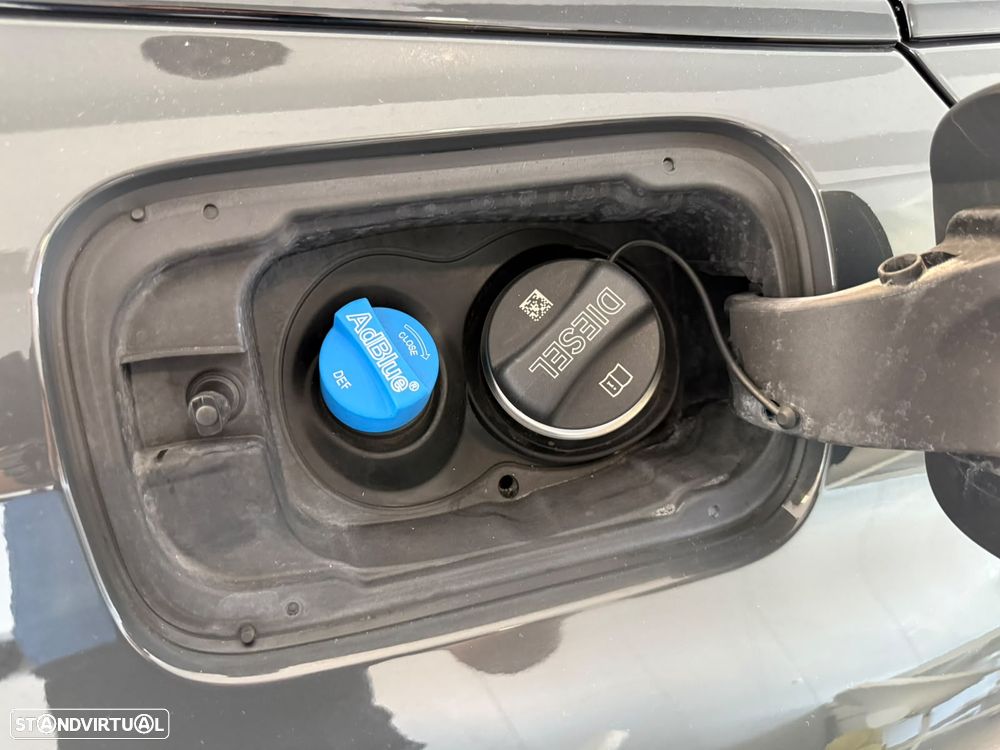BMW 320 d Pack Desportivo M Auto - 48