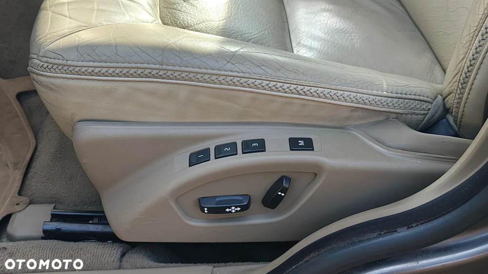 Volvo XC 70 - 10