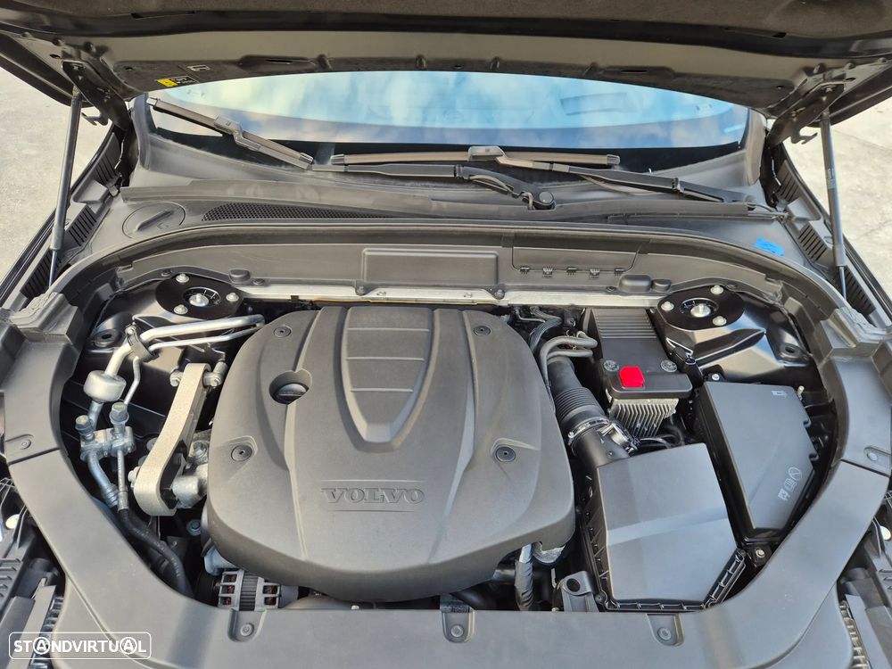 Volvo XC 60 2.0 D4 R-Design AWD Geartronic - 53